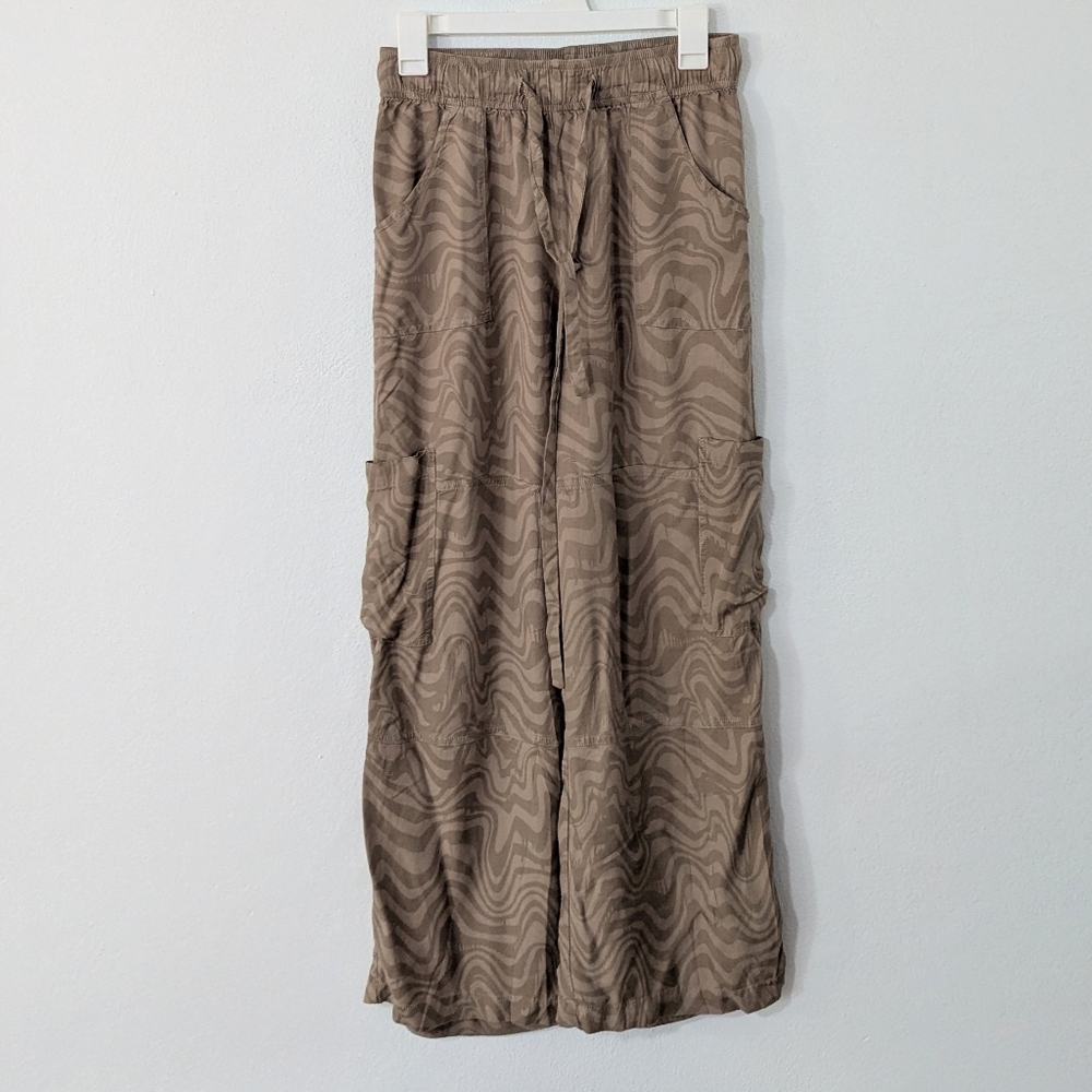 Urban Outfitters Marie Printed Cargo Pants Lightweight Drawstring Swirl Small S - Picture 3 of 12